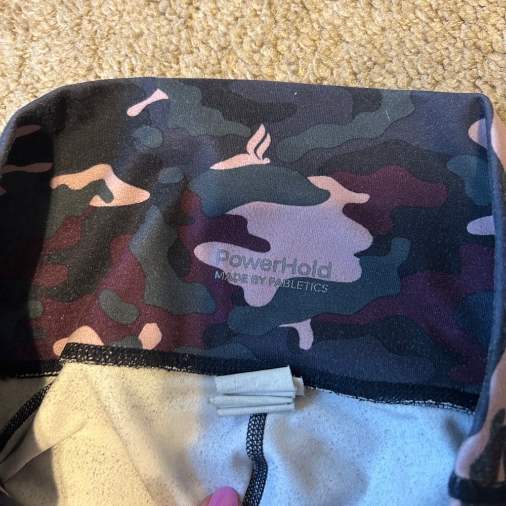 Women's Fabletics Powerhold Camo High-Waisted Leggings with Pockets Size Medium - Picture 5 of 7